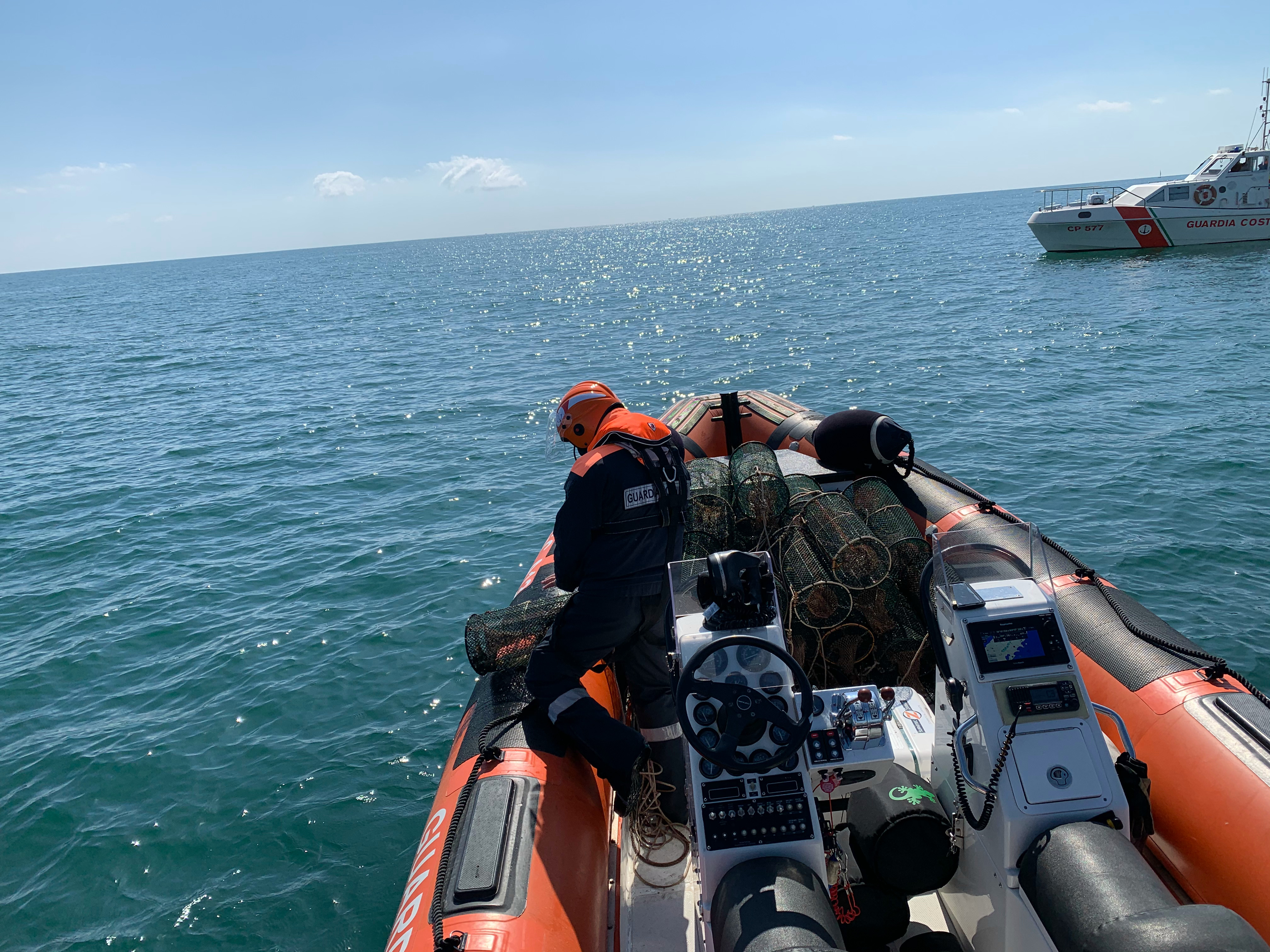 Controlli sulla filiera della pesca nel Cagliaritano: sequestrati 30 chili di pesce e multe per 7 mila euro