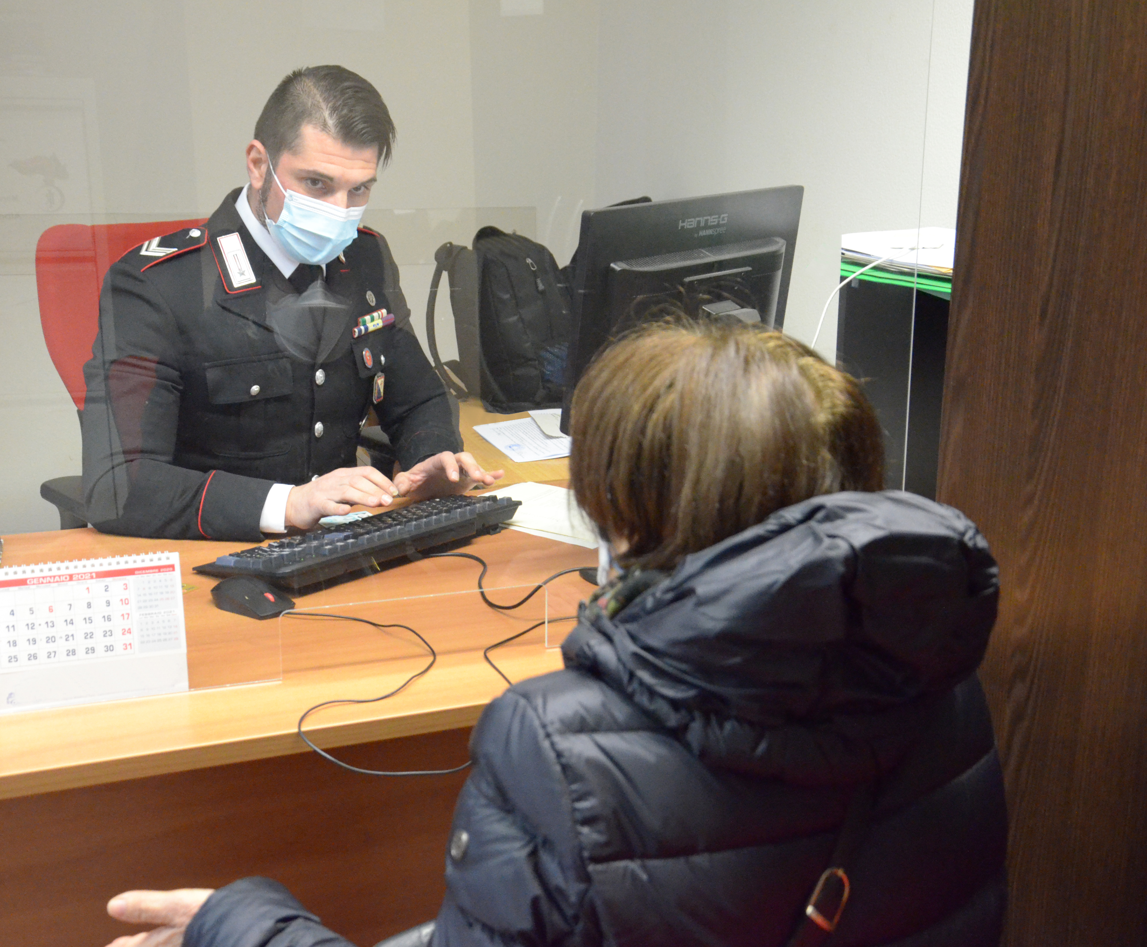 Villacidro: truffa una 31enne online, poi la molesta con messaggi a sfondo sessuale. Denunciato falso agente assicurativo