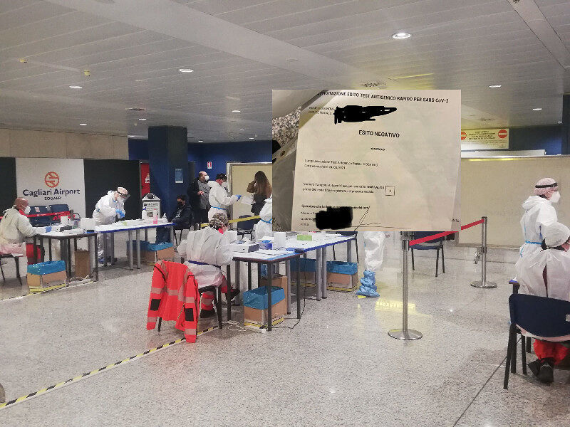 “Mia mamma sbarcata a Elmas con l’esito del tampone, rifiutato per la firma illeggibile dell’operatore sanitario”