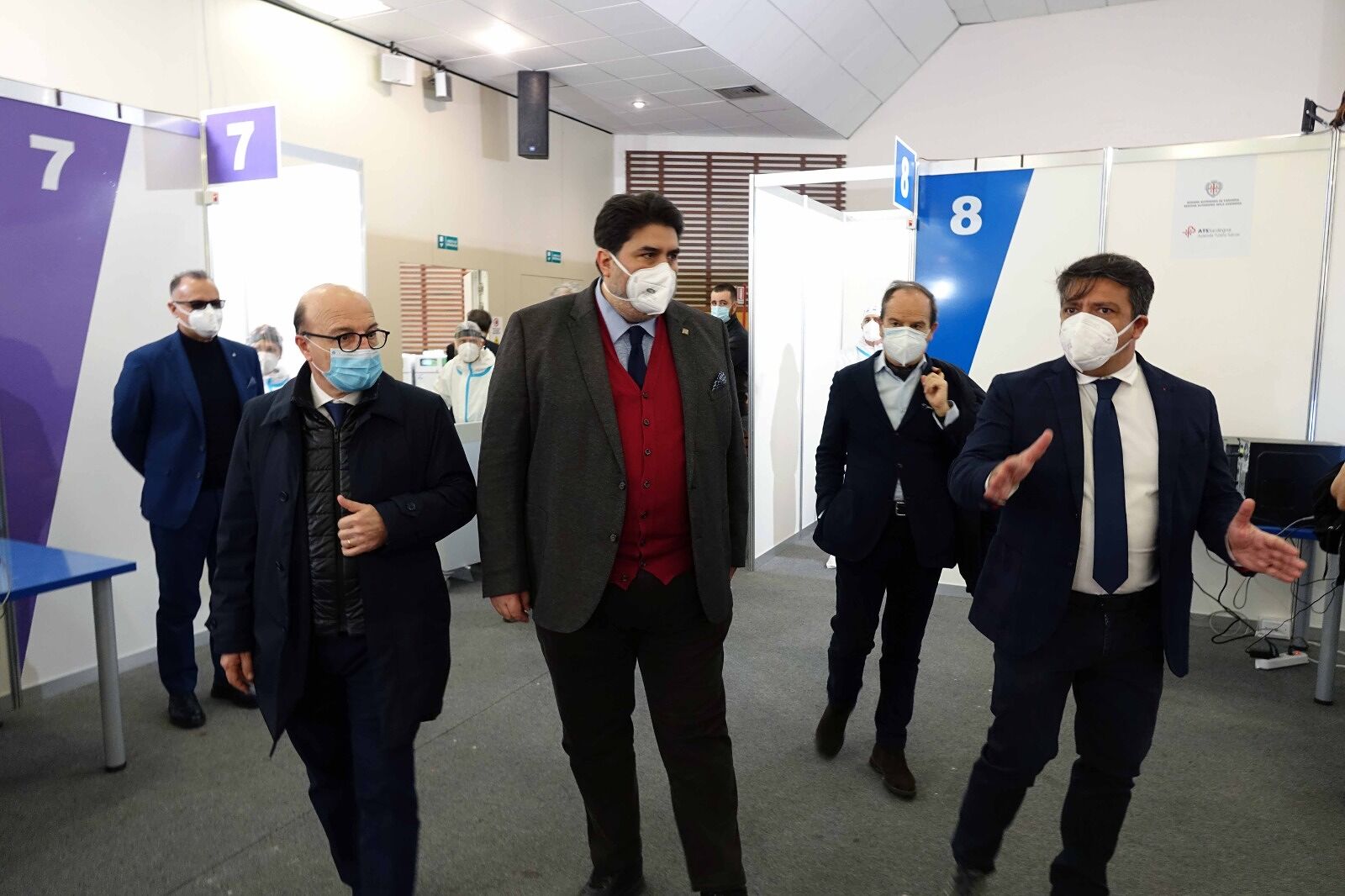 Cagliari, Solinas inaugura l’Hub dei vaccini alla Fiera: “L’Isola diventerà un modello per tutti”