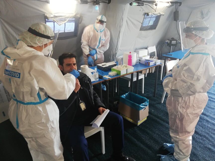Virus, il Consiglio di Stato: “Sì ai tamponi obbligatori per chi sbarca in Sardegna”