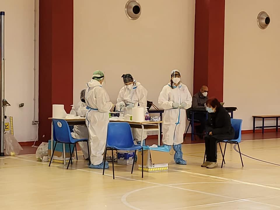 Sardegna, il sabato nero del Covid: 287 nuovi contagi, salgono i ricoveri, il virus cresce nettamente