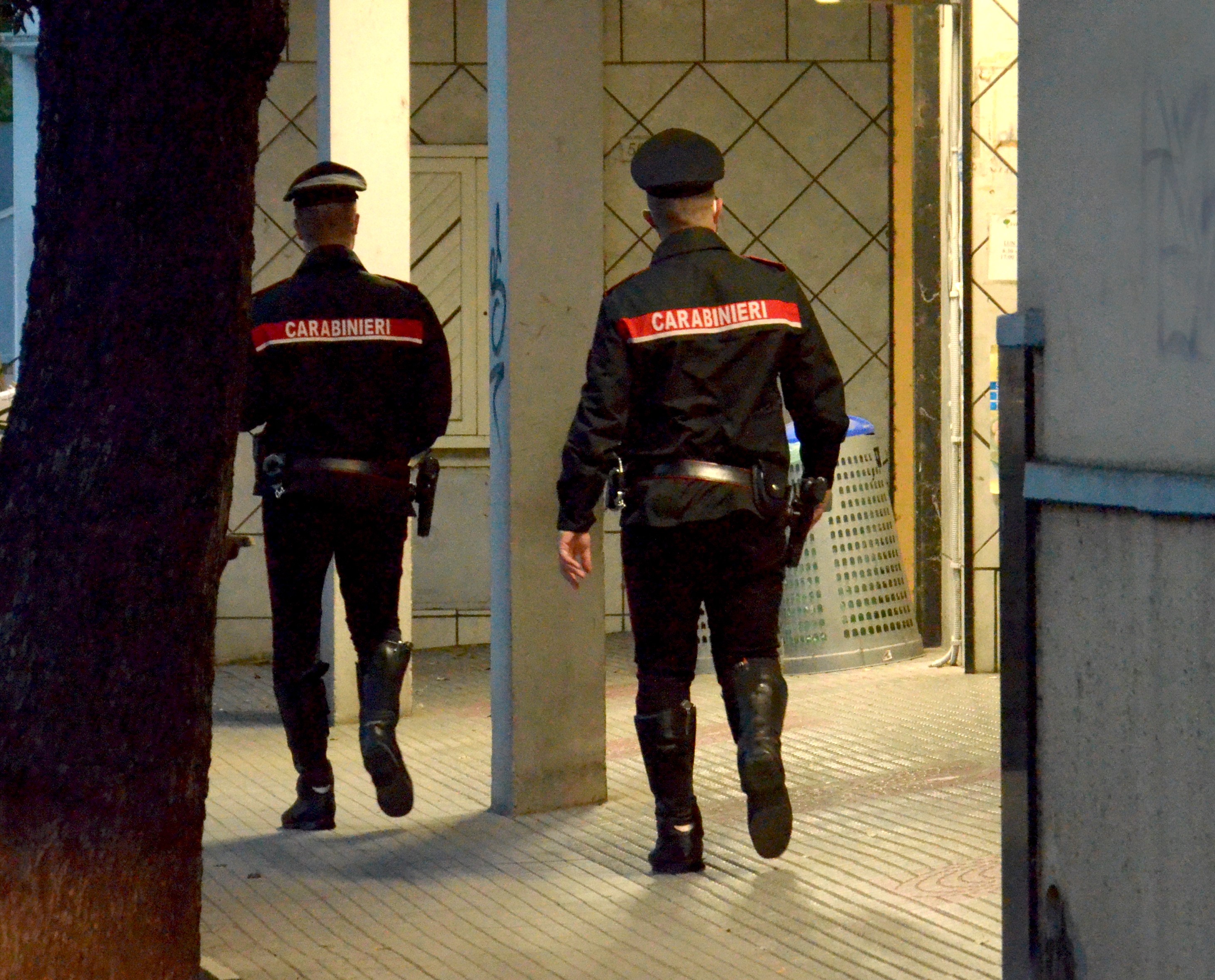 Carbonia, agli arresti domiciliari esce per andare dalla fidanzata: arrestato per evasione