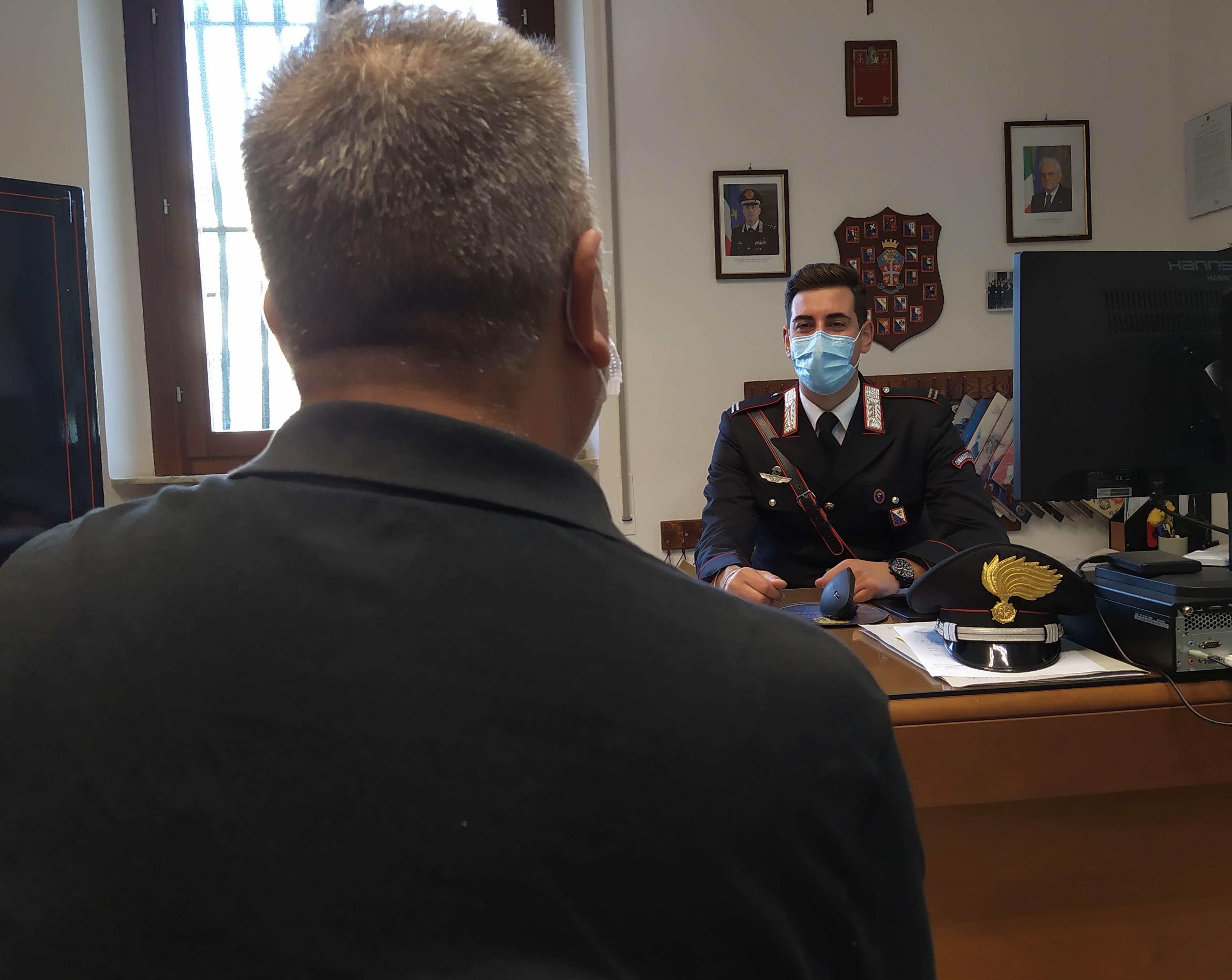 Tenta la truffa dello specchietto, ma lo scaltro nonno non ci casca: denunciato 37enne a Senorbì
