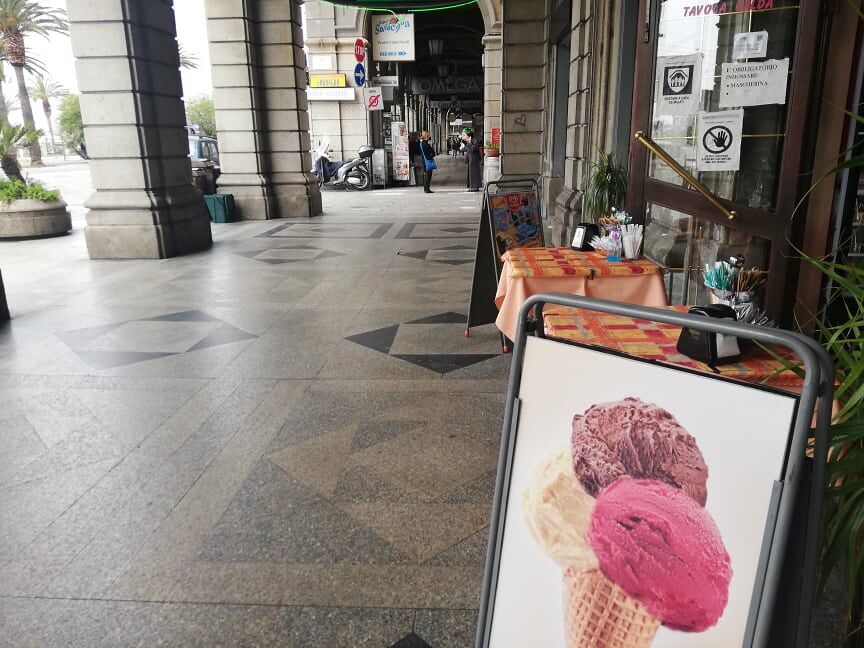 Cagliari, la rabbia dei baristi: “Vietato consumare al banco? Una punizione ingiustificata”