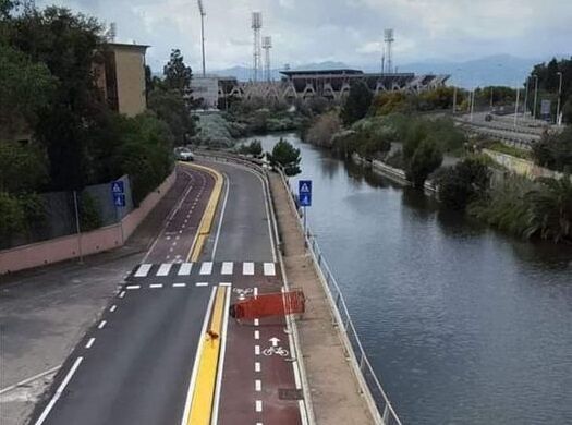 Cagliari, polemica sulla pista ciclabile in via Fiorelli: “Sembra uno scherzo”