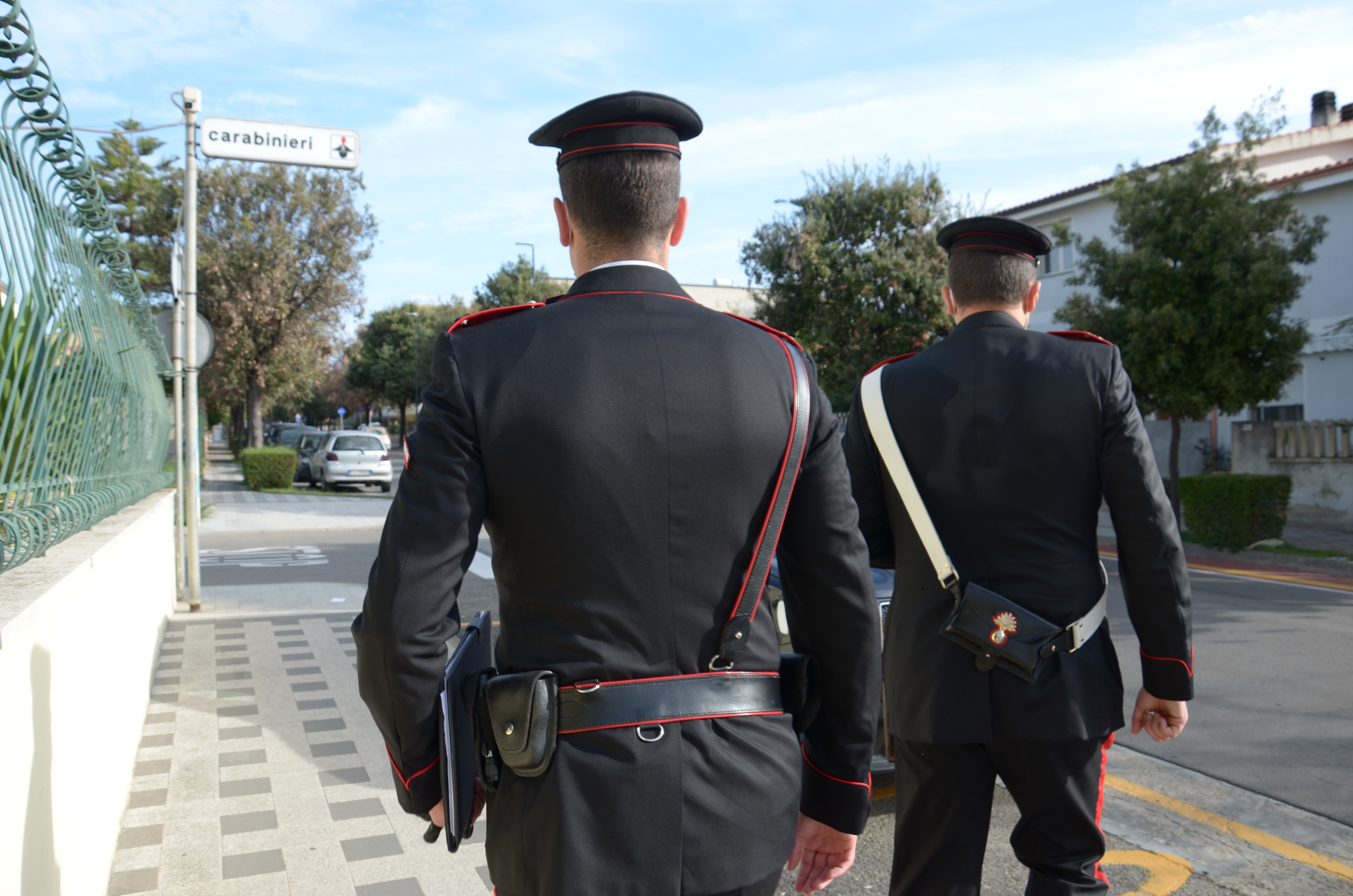 Evade dai domiciliari a Sestu, 21enne nei guai
