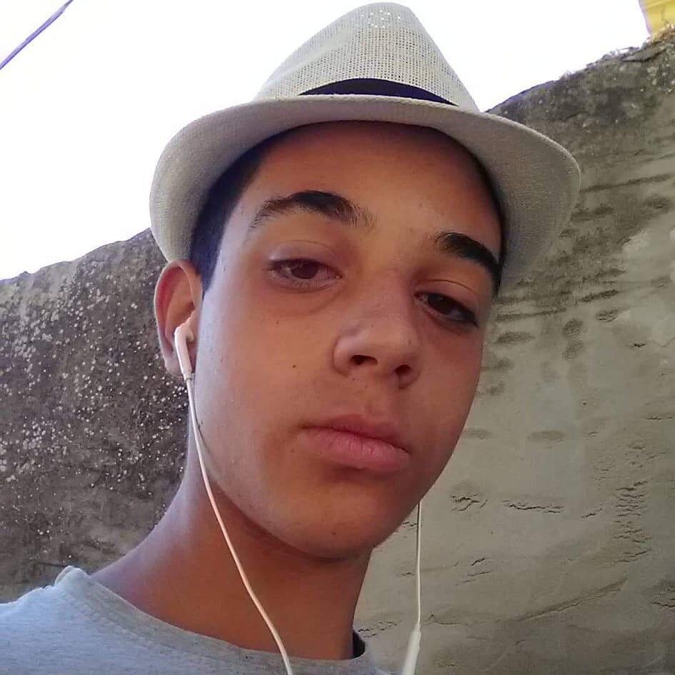 Muore schiacciato dal trattore che si ribalta, choc a Guasila per il 16enne Nicola Melas: “Addio, piccolo angelo”
