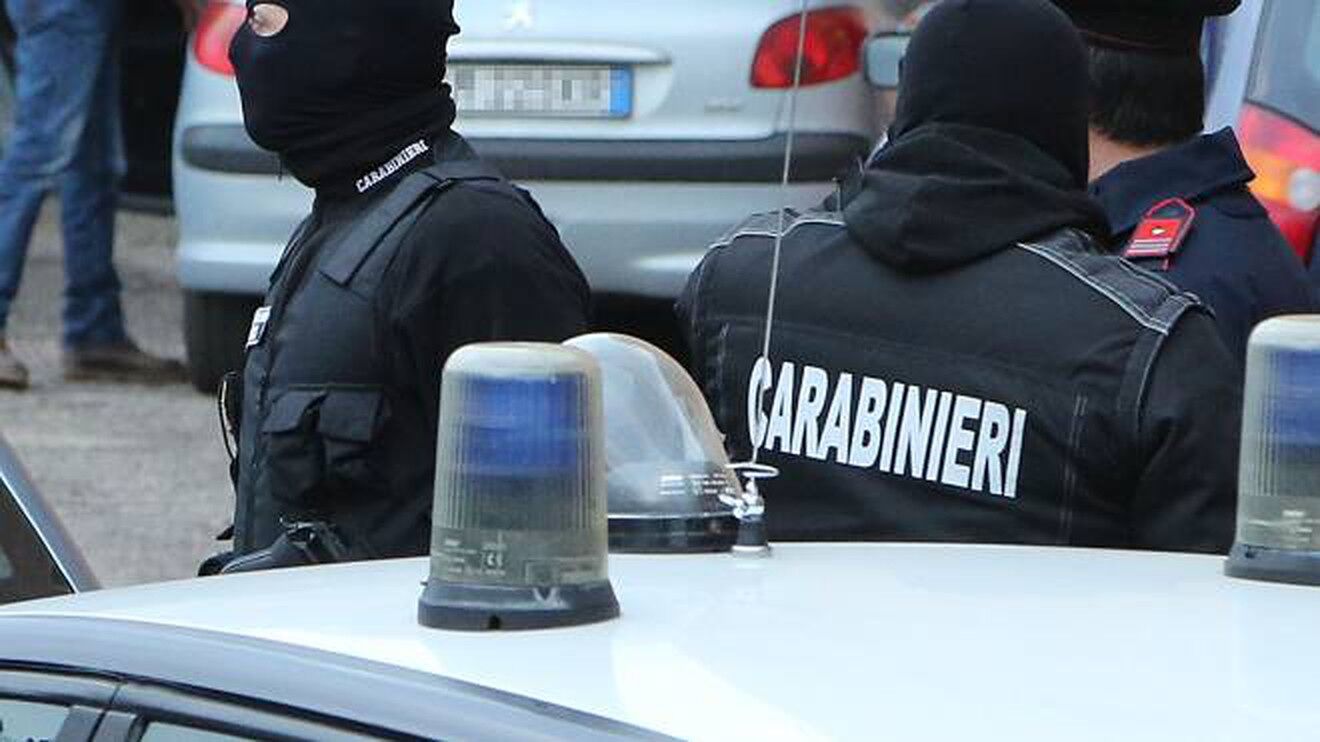 Violenze e propaganda nazista, smantellato gruppo antisemita attivo anche a Cagliari e Sassari