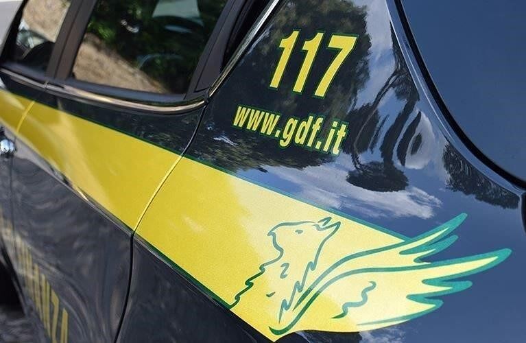 Droga, riciclaggio e turbativa d’asta: 7 arresti tra Sardegna e Campania