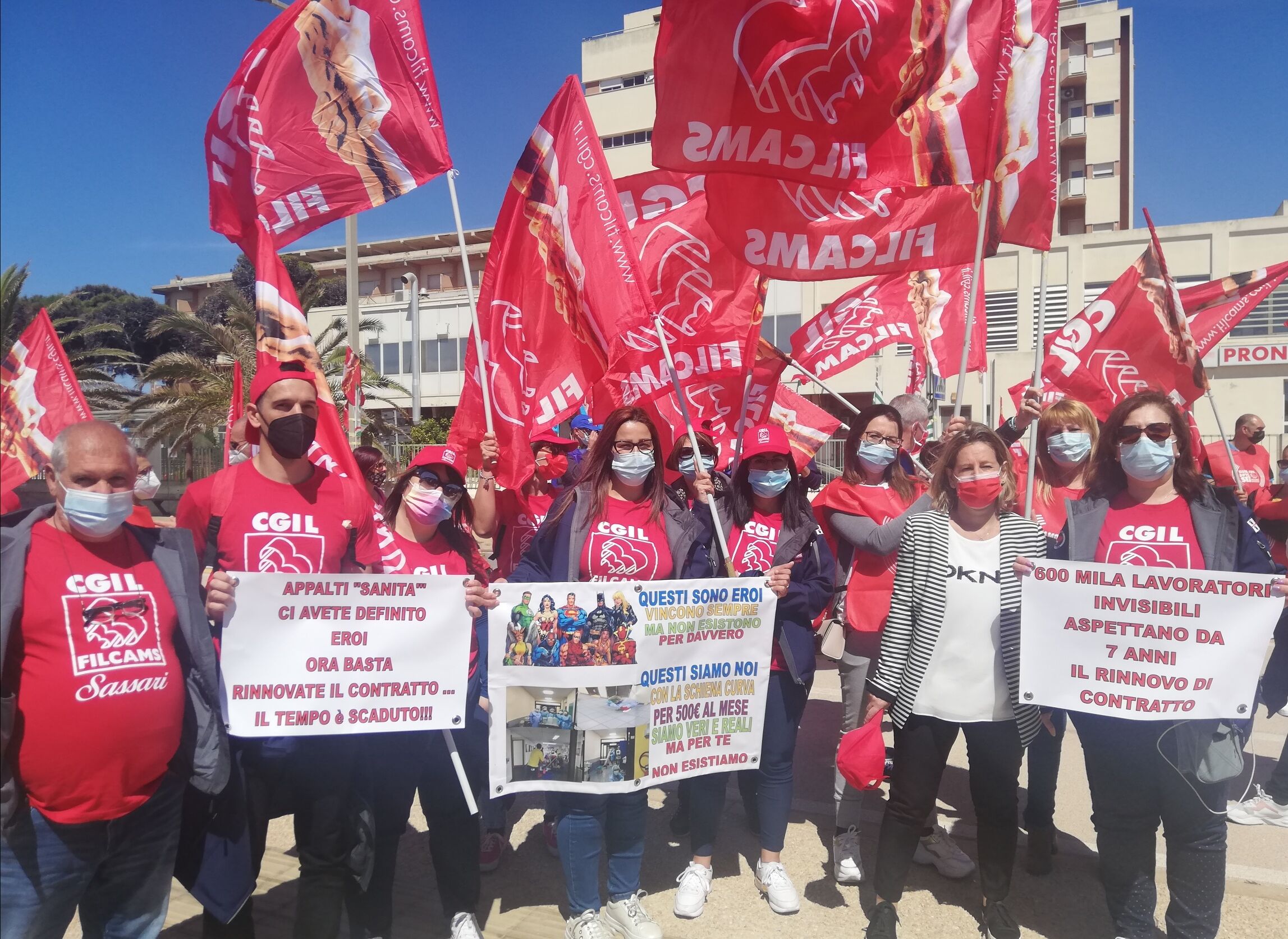 Cagliari, caos al Marino: “Chiudono tanti reparti, salvate gli addetti alle pulizie e i vigilantes”