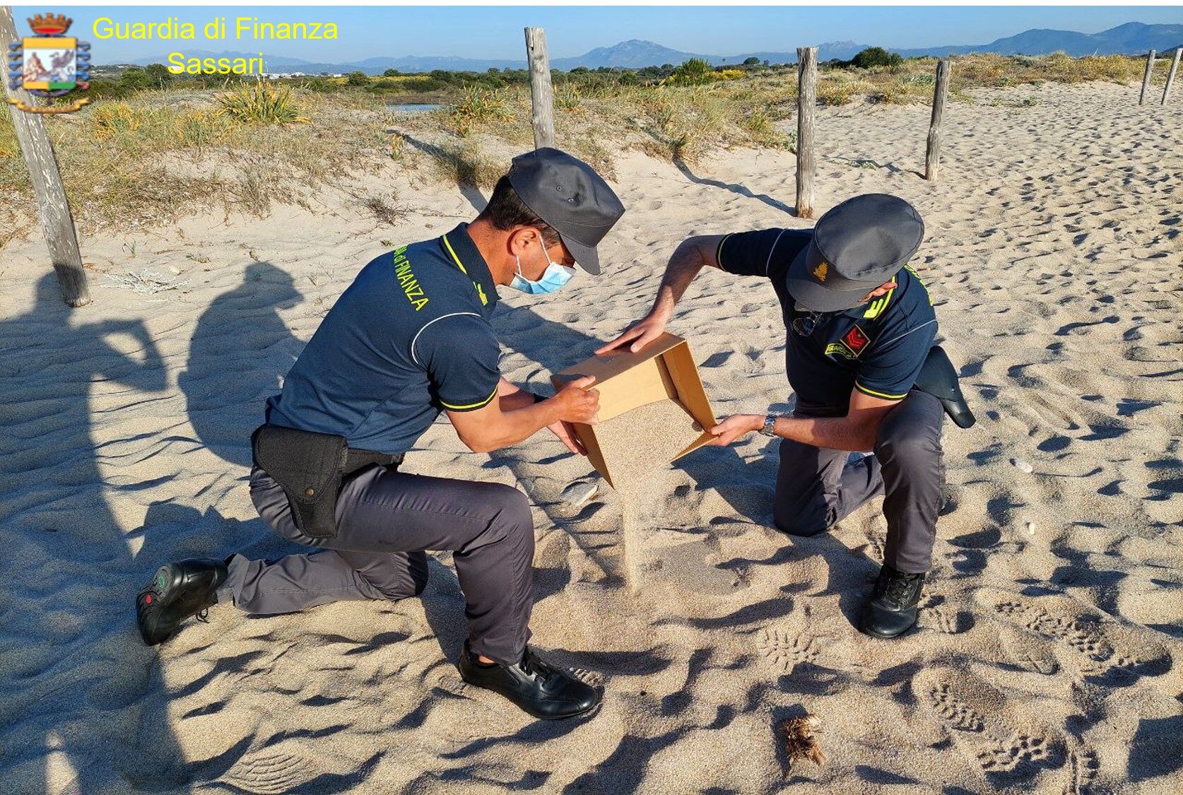 Sardegna, sequestrati 100 kg di sabbia: sanzionati 41 turisti nel 2020