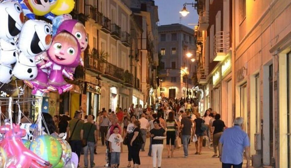 Cagliari, show e ballerini di flamenco nelle Notti Colorate: “Eventi anche nella periferia”