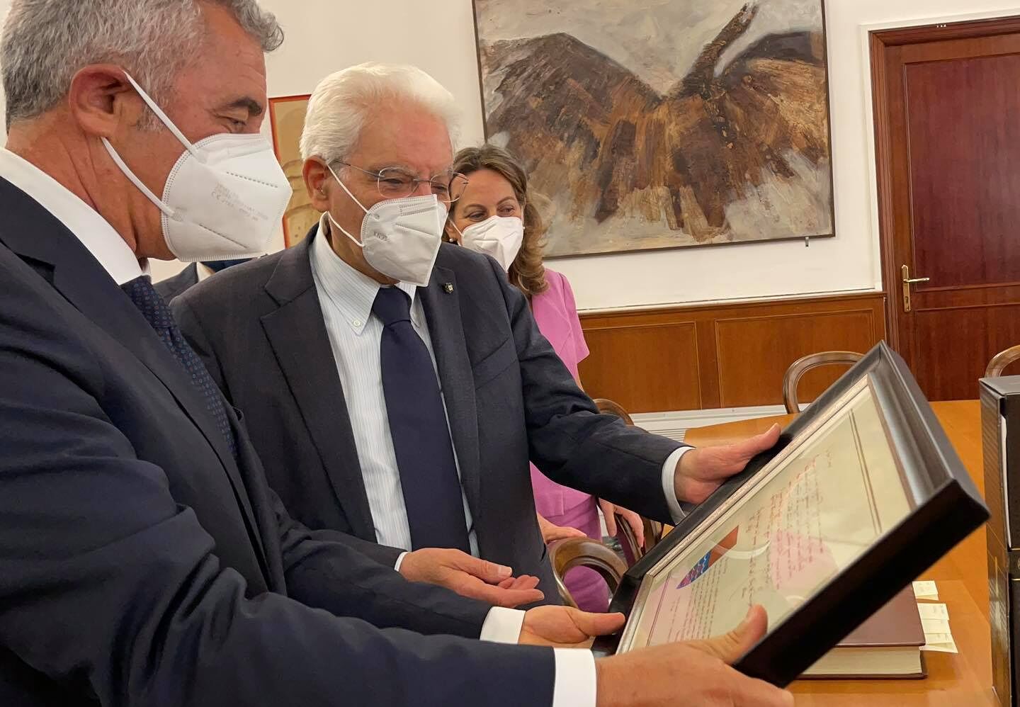 Mattarella visita il Comune di Alghero: “Grazie per la splendida accoglienza”
