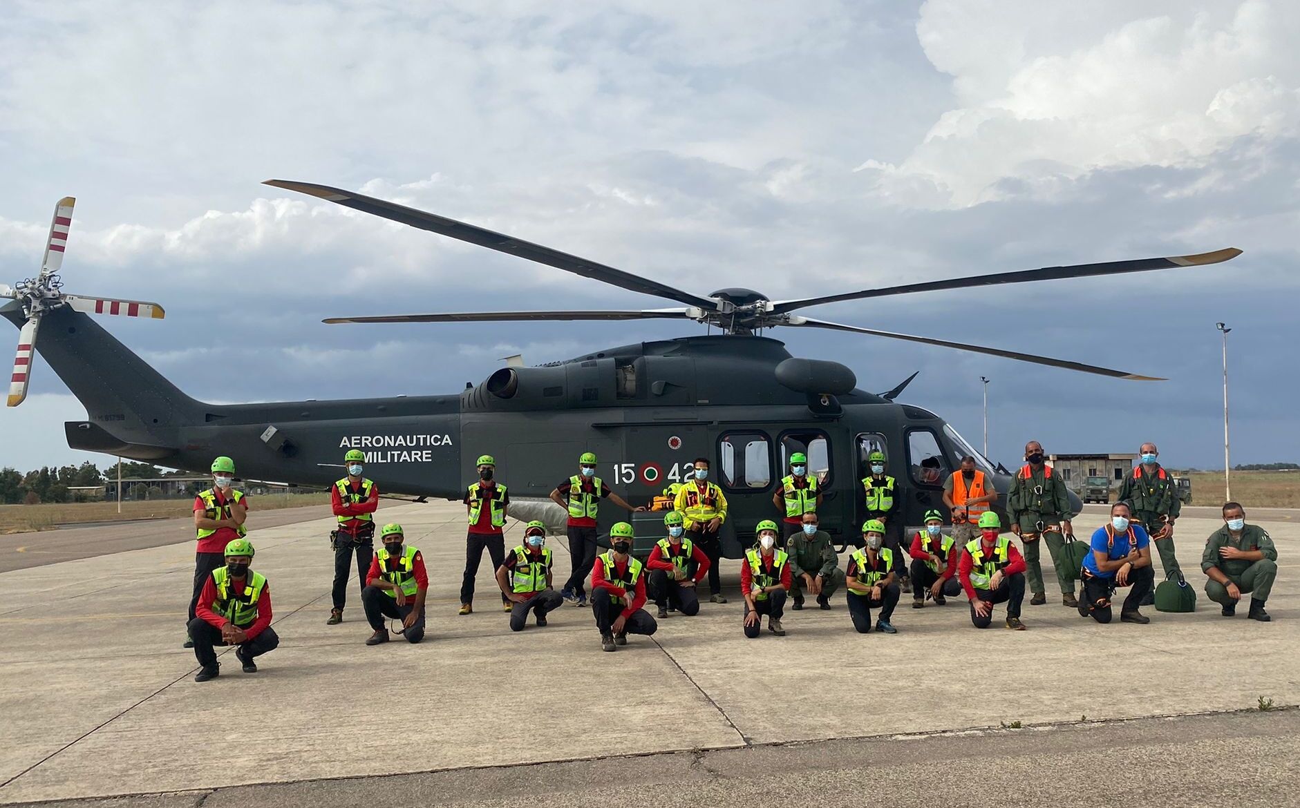 Decimomannu, esercitazione di soccorso aereo tra Aeronautica e Corpo Speleo