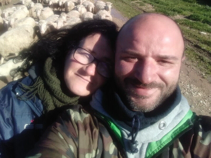 “La nostra casa incendiata a Serramanna, dimenticati da tutti: viviamo con 150 euro al mese”