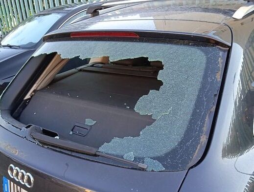 Selargius, sfonda un’auto per rubare due motopicchi: beccato dalla telecamere e denunciato