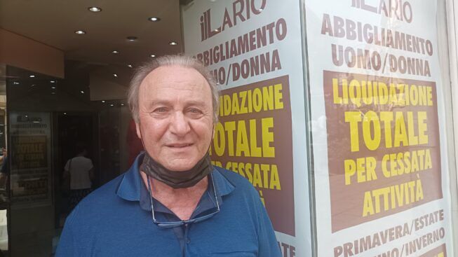 Addio a “Illario”, a Cagliari chiude un altro negozio storico: “Avete fatto la storia del commercio, buona pensione”