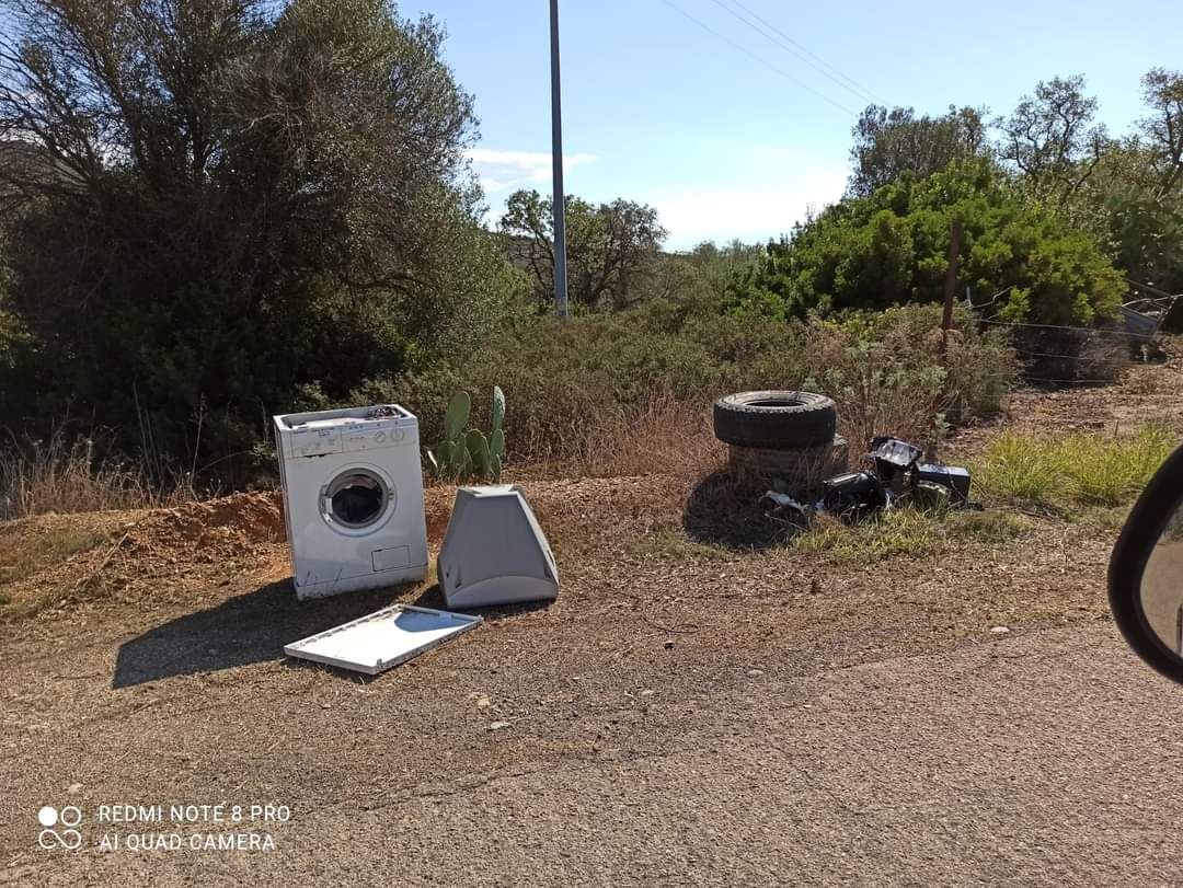 Villaputzu, choc nelle campagne: “Lavatrici e ruote abbandonate, discarica vergognosa”