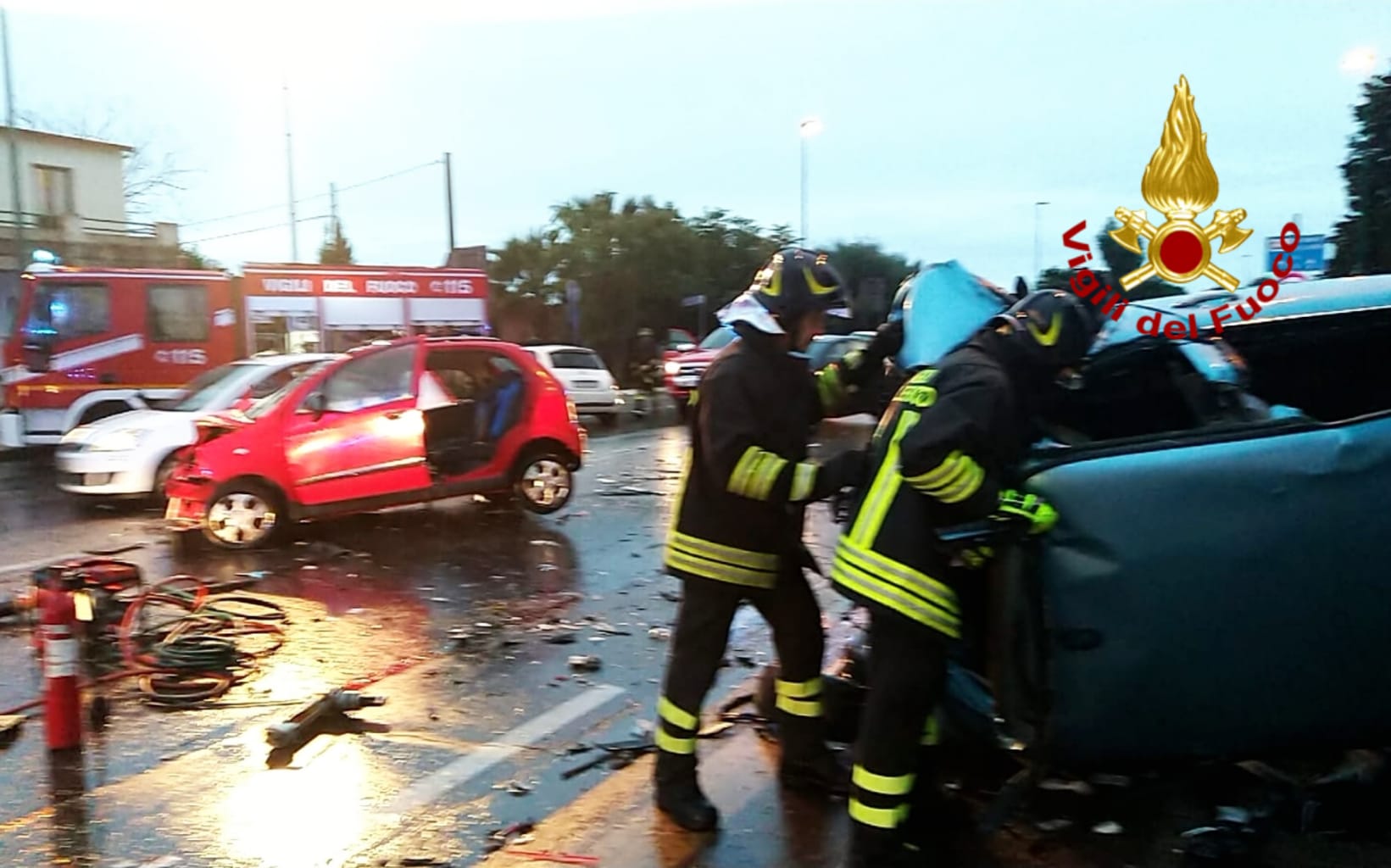 Pauroso incidente a Quartu, tra i feriti un 21enne sbalzato dall’auto: è in condizioni disperate