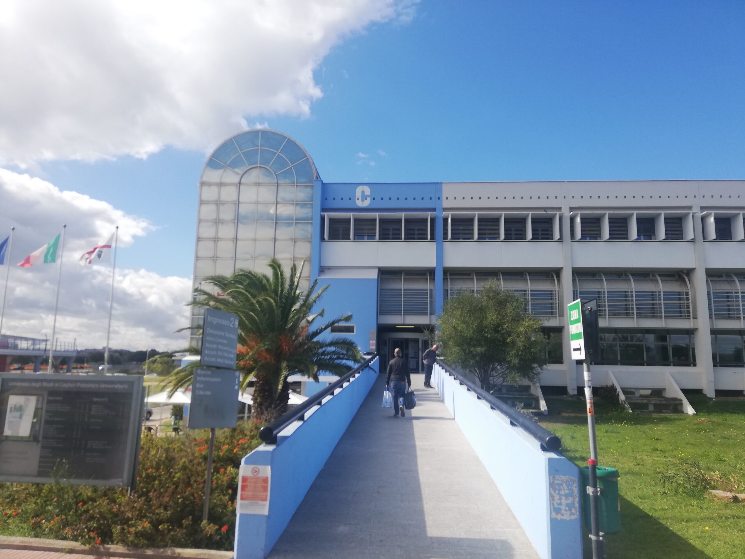 Monserrato, polemiche al Policlinico: “Letti in più nelle stanze, pericoli per pazienti e infermieri”