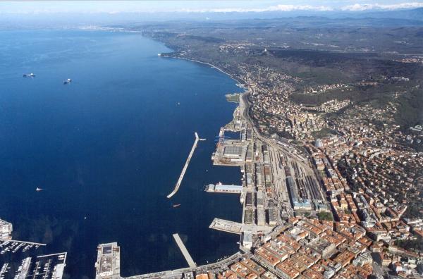 Green pass, sciopero dei portuali di Trieste. Il prefetto: “Reato partecipare”
