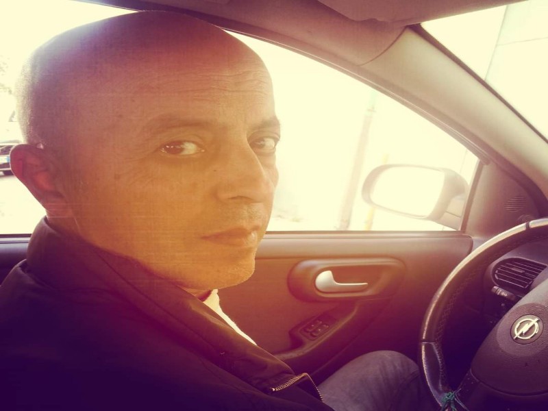 Monserrato, svaligiata l’auto di un invalido: “Mi hanno rubato occhiali Police e Rayban, danni per 800 euro”