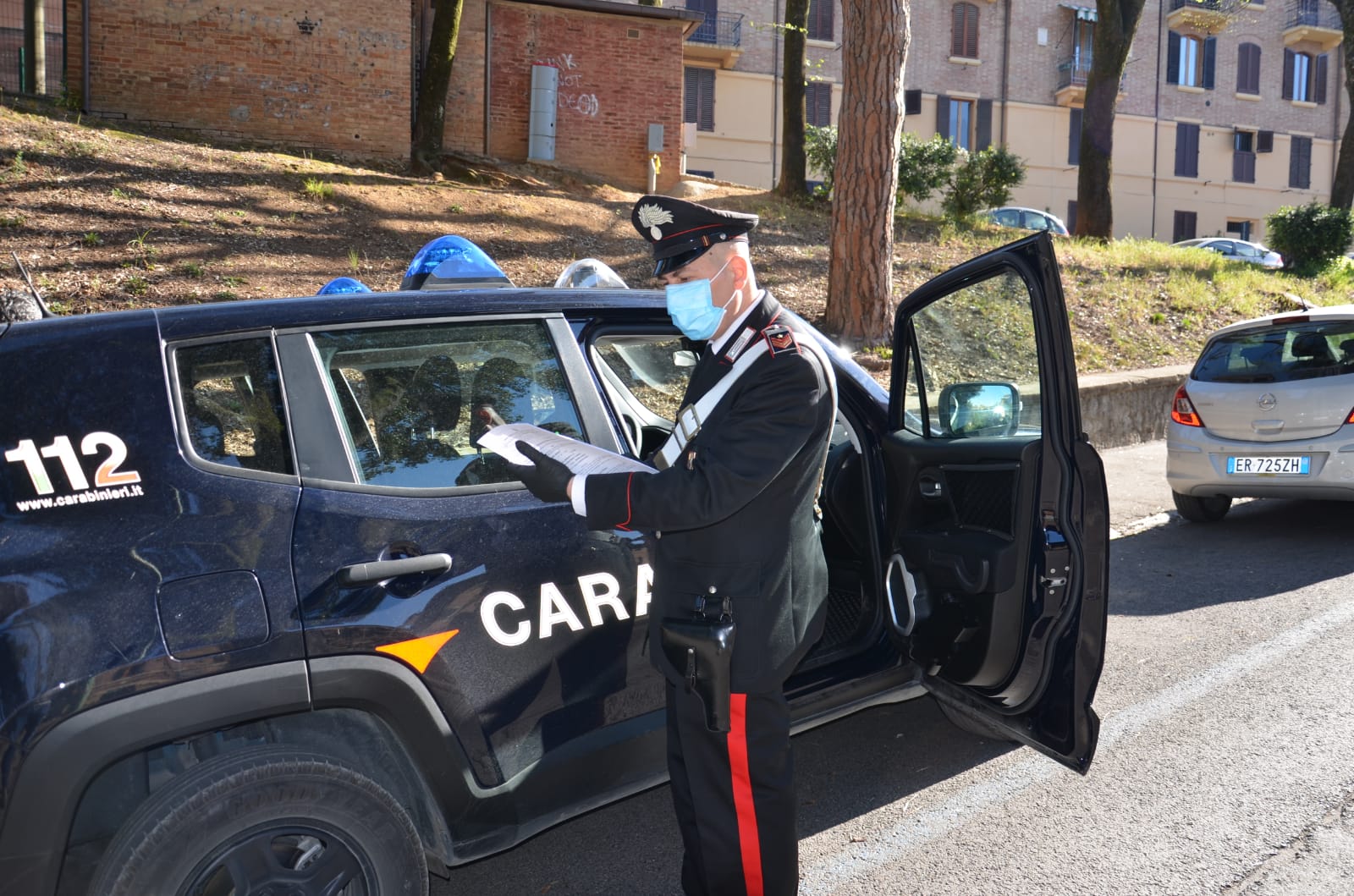 Senorbì, ubriaco al volante cerca di fuggire alla vista dei carabinieri: infermiere denunciato