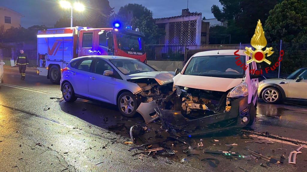Quartu, scontro frontale al Margine Rosso: ferite due persone
