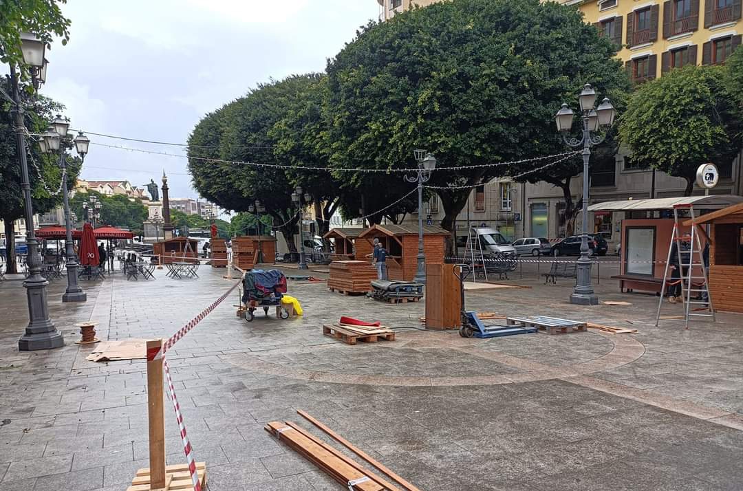 Cagliari, ecco le casette di Natale in piazza Yenne: aperte dal primo dicembre con l’incognita green pass