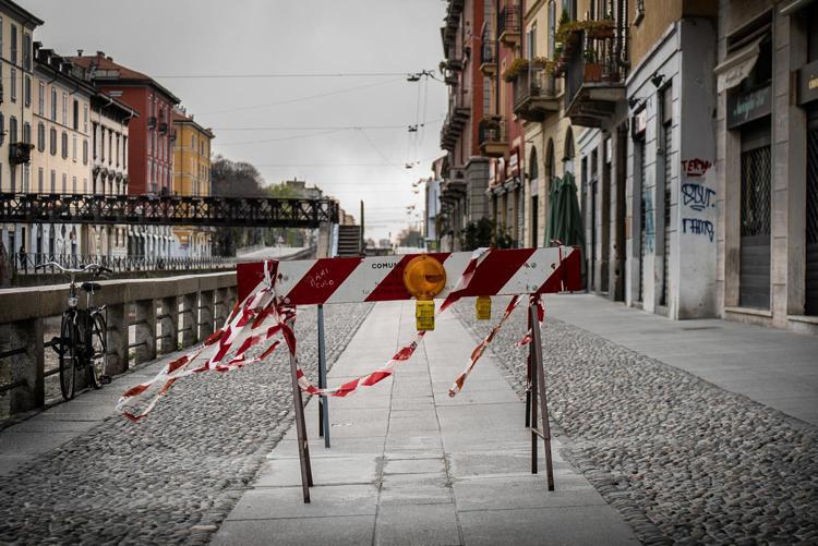 Lockdown per i non vaccinati anche in Italia? Tutta l’Europa in allarme per la ripresa del Covid