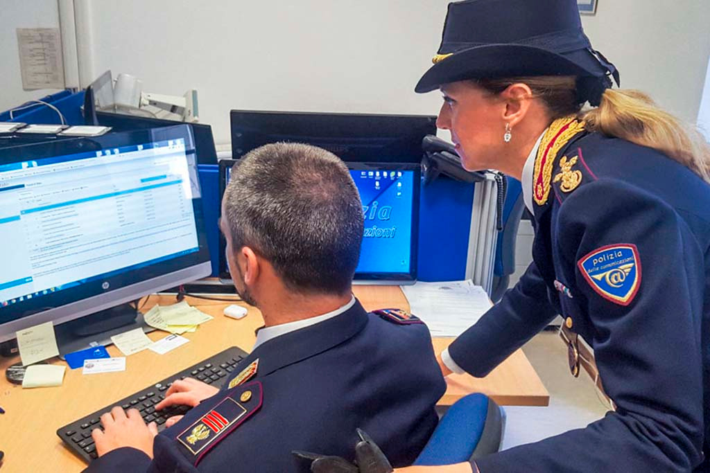 Documento falso nelle chat sulla chiusura delle scuole a Cagliari, indaga la polizia postale