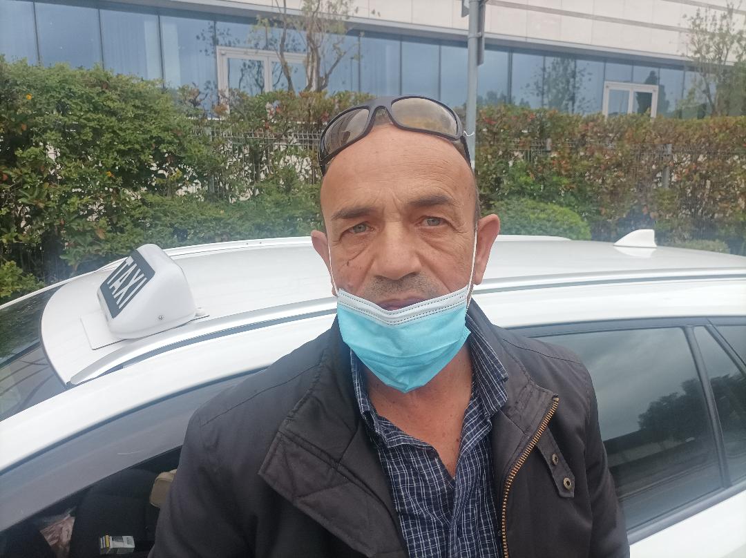 Mario, storico tassista di Cagliari: “Licenze per tutti? Sarà una bolgia e perderò tanti clienti”