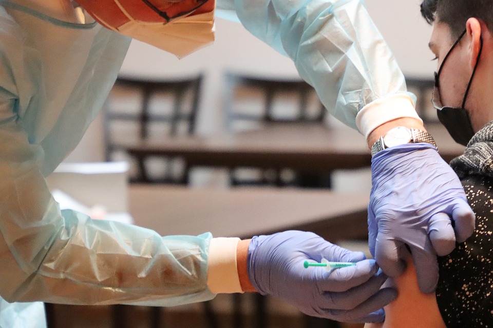Sardegna, la situazione del virus peggiora: oggi 130 contagi, due morti e un paziente grave in più