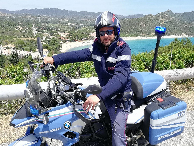 Lutto nella polizia a Cagliari, muore a 49 anni l’agente Giancarlo De Angelis: “Proteggici da lassù”
