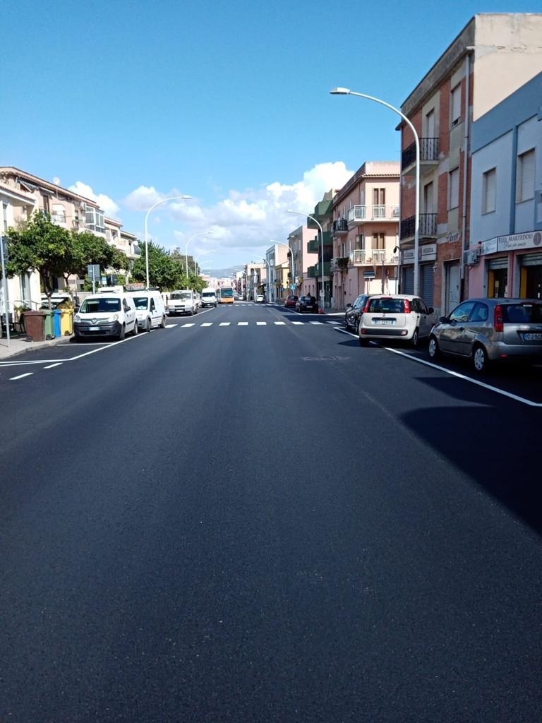 Nuovo asfalto e addio buche in via Santa Maria Chiara, Truzzu: “Presto anche in altre vie della città”