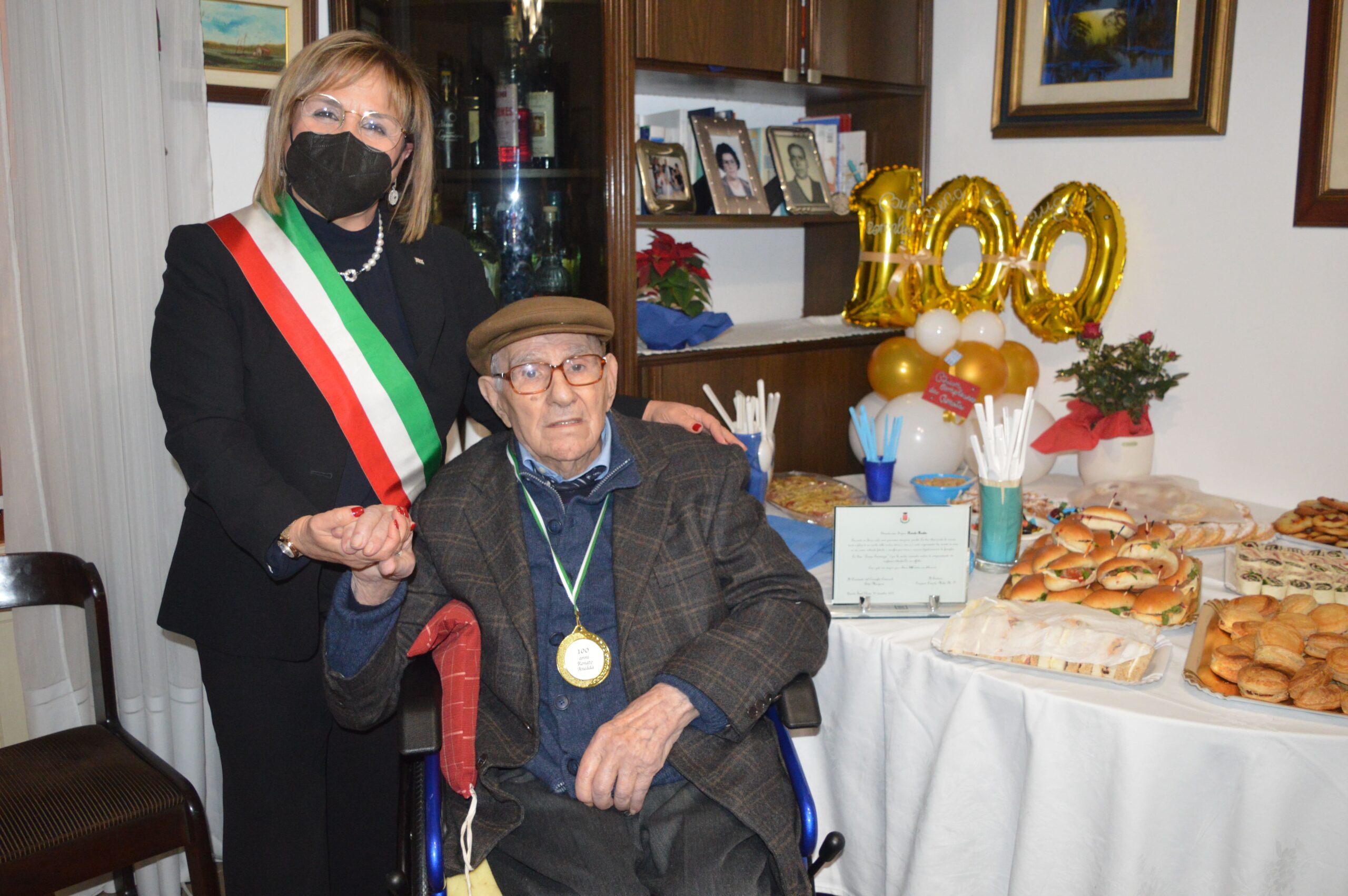 Cento candeline per nonno Renato, Quartu in festa per un cittadino doc