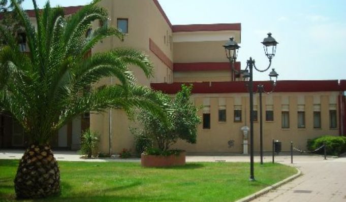 Capoterra trema, green pass per uscire dalla città e tavolini esterni di bar e ristoranti solo per vaccinati