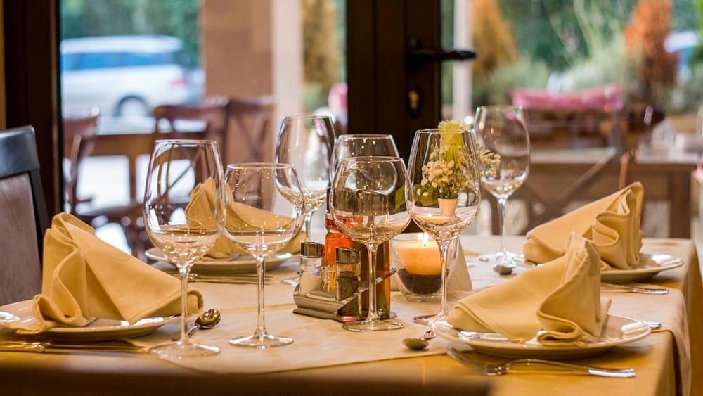 Cagliari, il green pass “ammazza” anche i cenoni di Capodanno negli hotel: “Troppa confusione e poche richieste, impossibile lavorare”