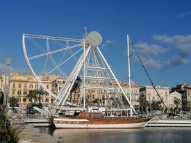 Cagliari, il sogno “spezzato” della ruota panoramica al porto: un anno a singhiozzo, era così bella la nostra città dall’alto