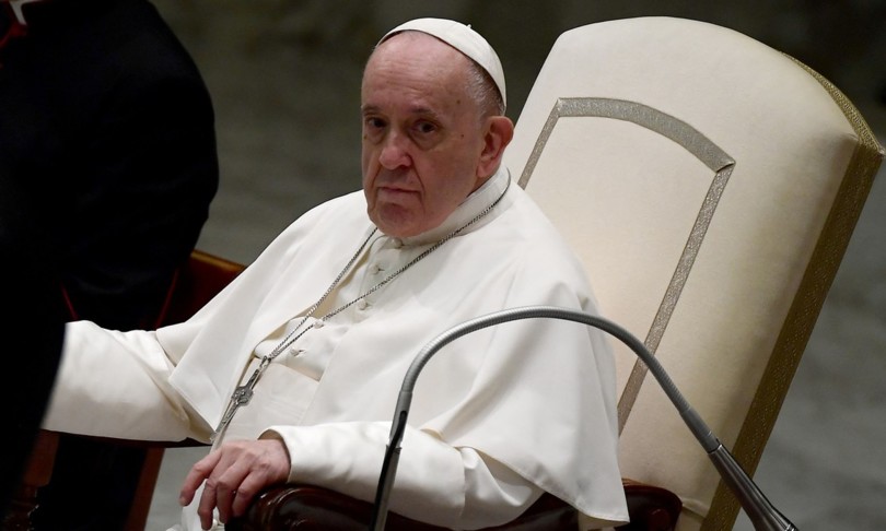 Il Papa chiude all’eutanasia: “Inaccettabile, non c’è il diritto alla morte”