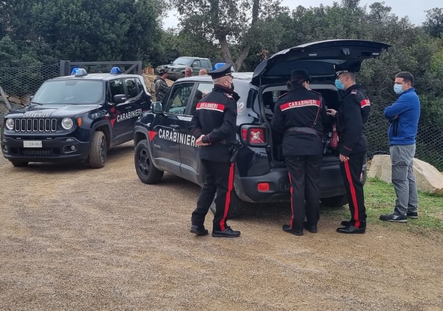 A bordo di una moto rubata, sfugge al posto di blocco: denunciato un 19enne di Dolianova