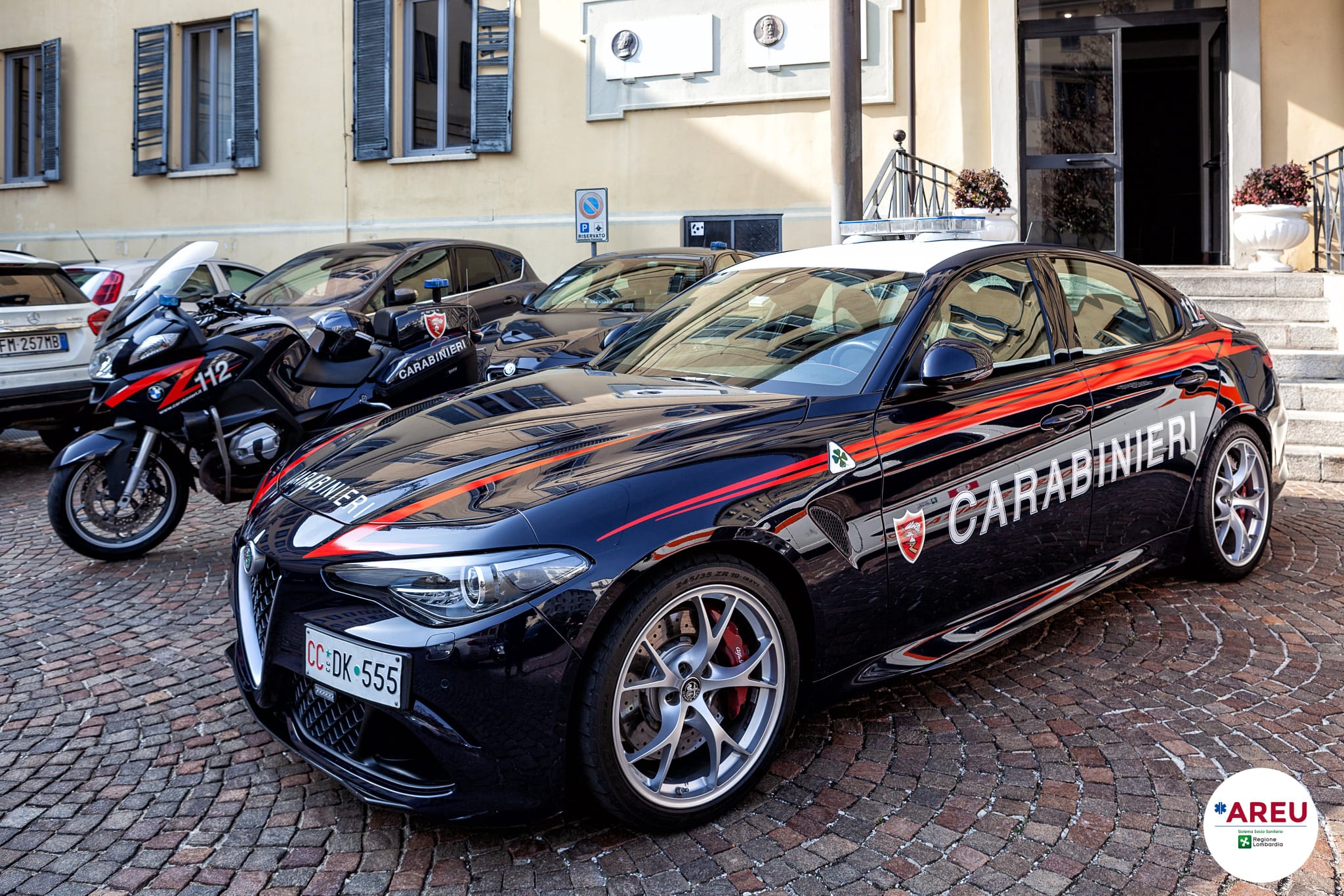 Cagliari, vende in rete un’auto non sua e firma carte false: denunciato un 31enne