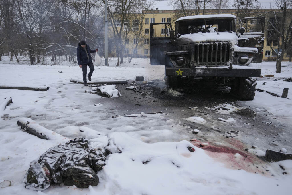 Ucraina, il giorno più nero: Draghi alla Camera: oltre 3.000 soldati italiani in allerta