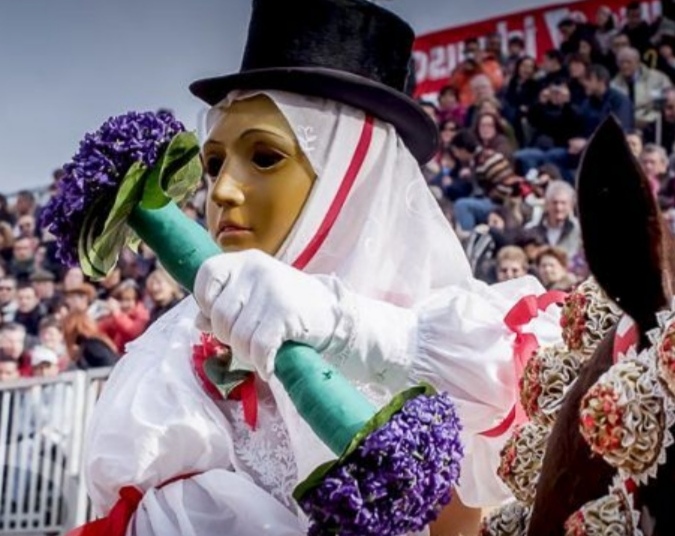 La Sardegna si riprende la Sartiglia: dopo un anno di stop imposto dal covid, via ad una delle manifestazioni più amate e partecipate