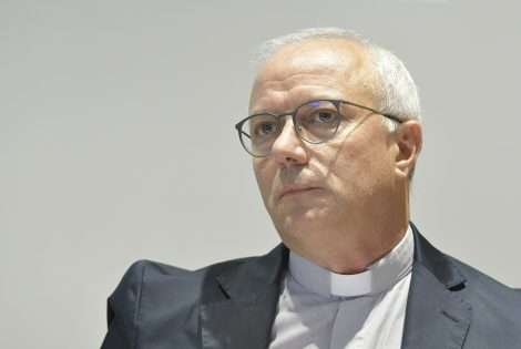 Morte del piccolo Daniele, l’arcivescovo di Cagliari: “Colpito un bambino, la promessa della vita”