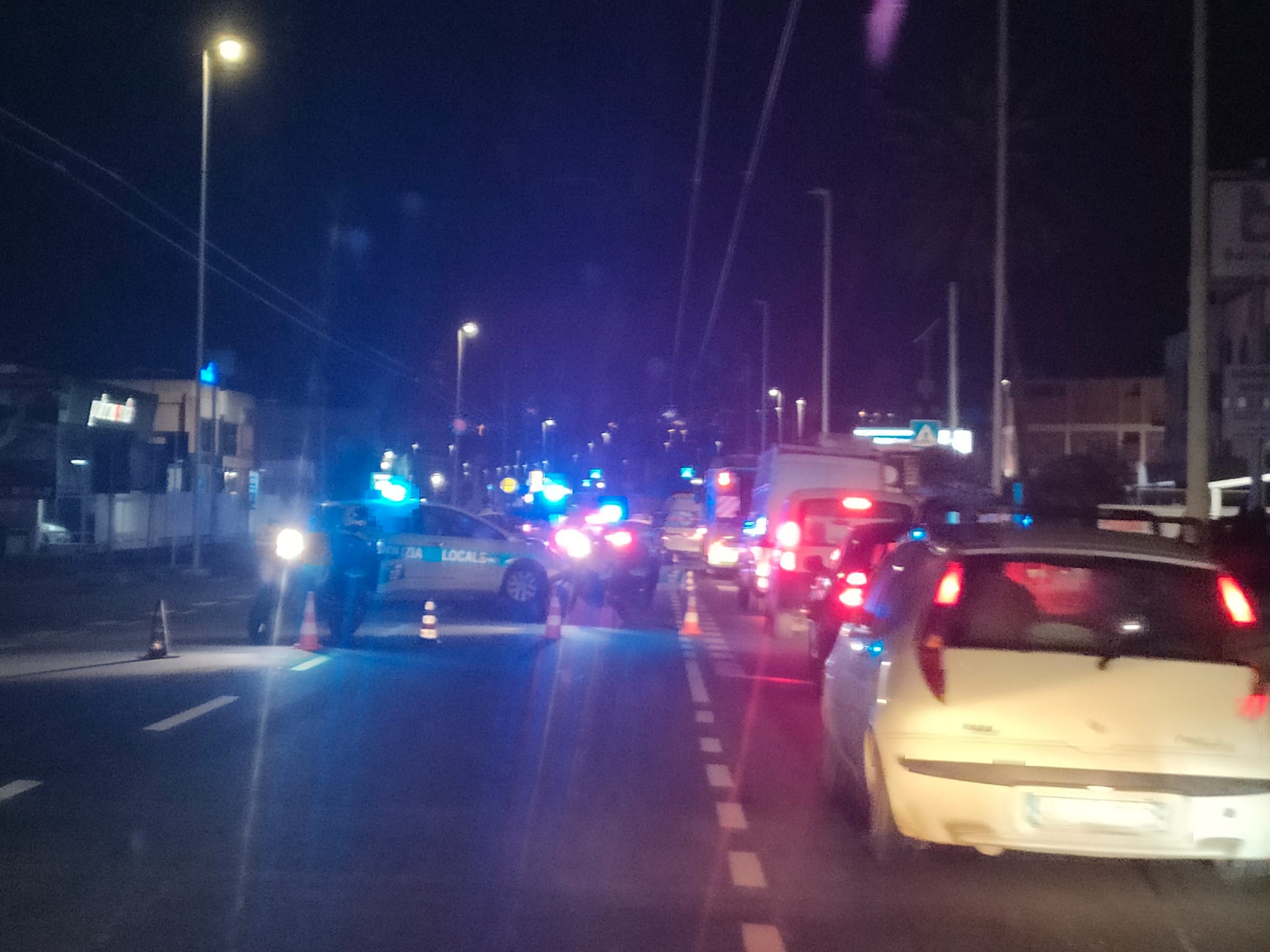 Le notti pericolose al buio in viale Marconi da Cagliari a Quartu: “Le nuove luci? Col secondo appalto”