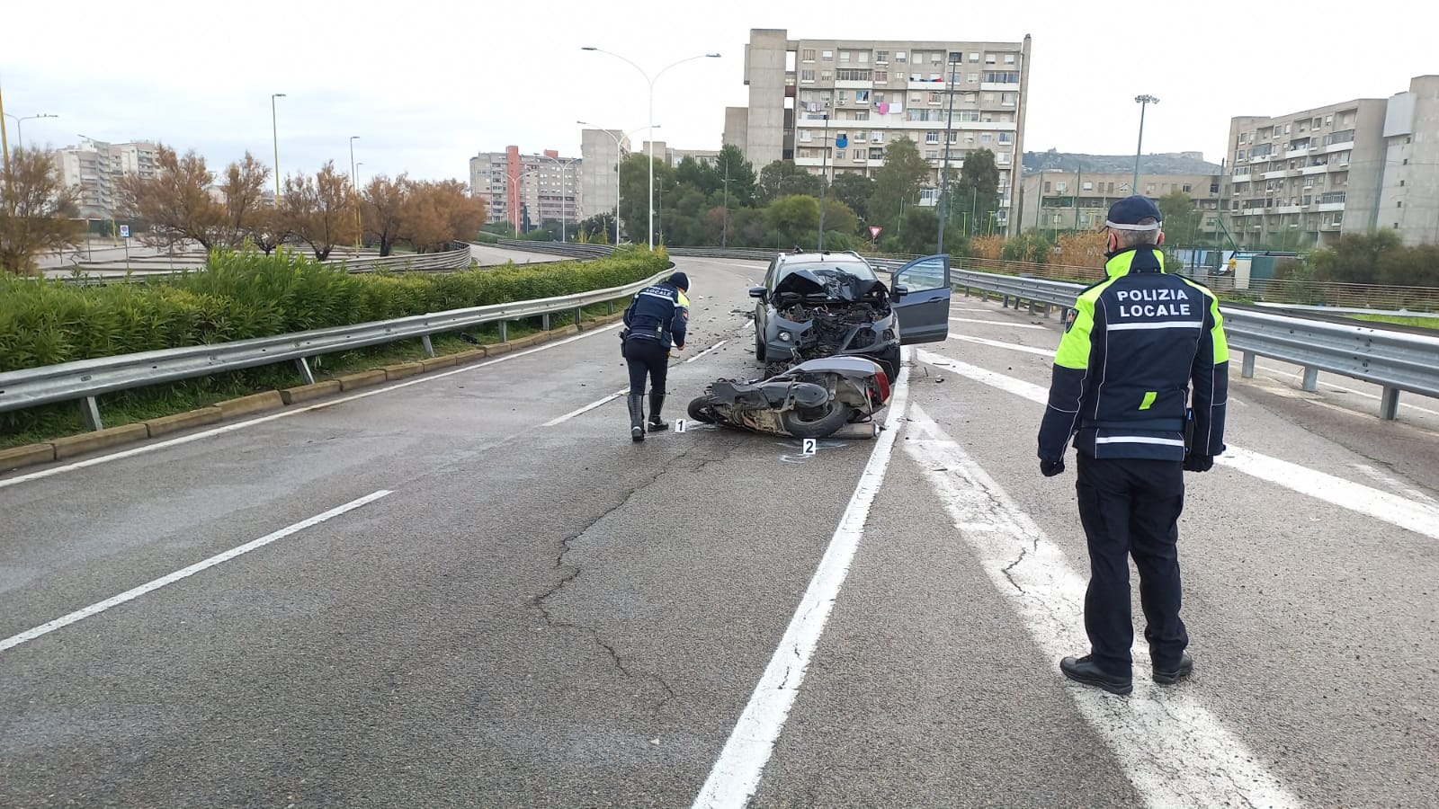 Boom di auto, Cagliari città inquinata e pericolosa: 7 morti e 358 feriti negli incidenti stradali in un anno