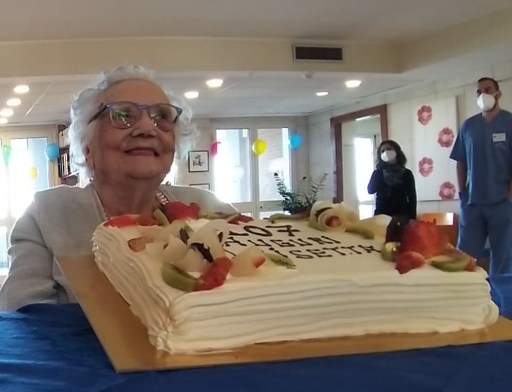Ha sconfitto la spagnola e il Covid: festa a Selargius per i 107 anni di Luisetta Mercalli