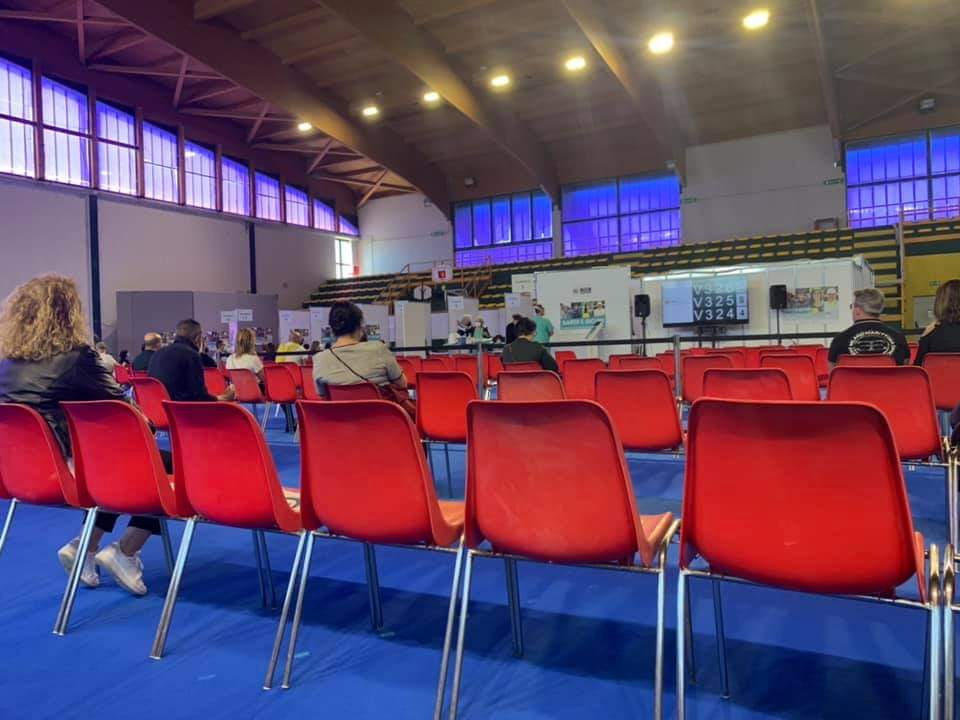 Addio stato d’emergenza, a Quartu chiude l’hub vaccinale del palazzetto: via al restyling